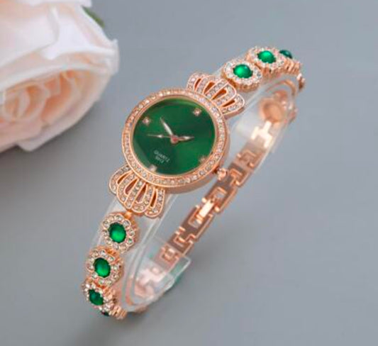 Bracelet Watch For Women: Crown, Green Gemstone, Gold Strap, Crystal Diamond Decor, Quartz Movement, Suitable For Dress And Daily Wear